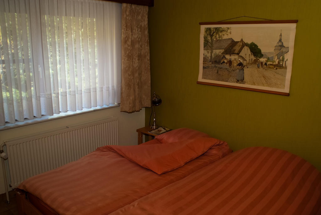 'T Bruggeske Villa Mol Ruang foto